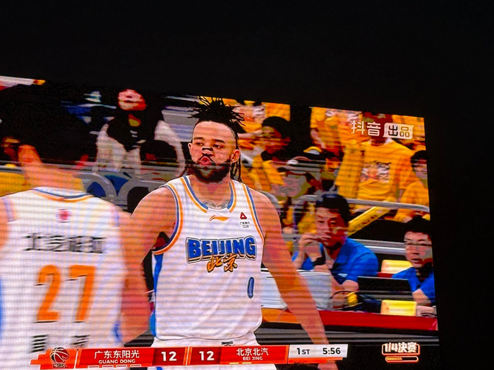 乐鱼中国-湖人名宿首钢园表演勾手|季后赛|洛杉矶湖人队|nba|首钢滑雪大跳台|北京北汽队_新浪体育_新浪新闻